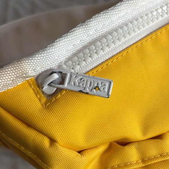 Kappa yellow belt bag size small with 2 zippered compartments - Picture 9 of 9